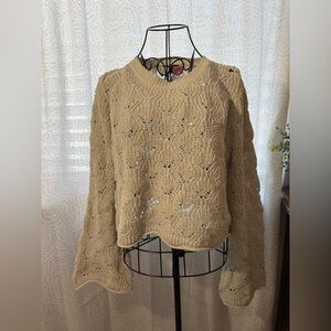 MI AMI FOR FRANCESCA’S Creamy Light Gray Knit Bell Sleeve Sweater, M